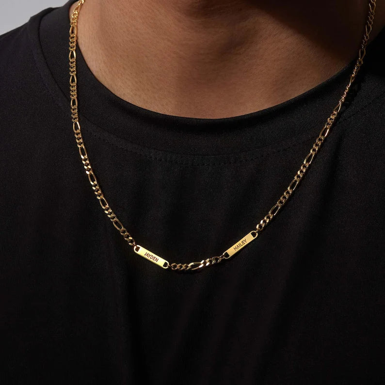 Man wearing dad necklace with personalized name bars for kids | Mrs Gift