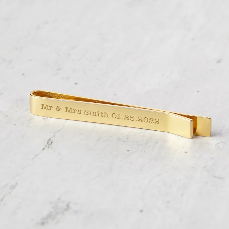 Gold engraved tie clip with wedding message Mr & Mrs Smith | Mrs Gift