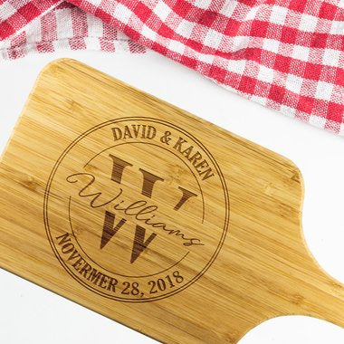 Personalized bamboo cutting board with monogram and anniversary date | Mrs Gift