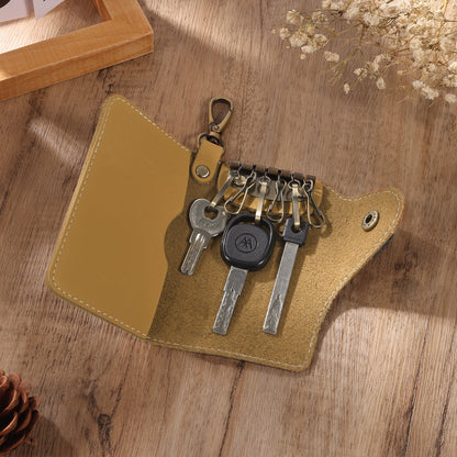 Mrs Gift premium leather key wallet organizer showing compact key storage with secure metal clasp, practical everyday carry